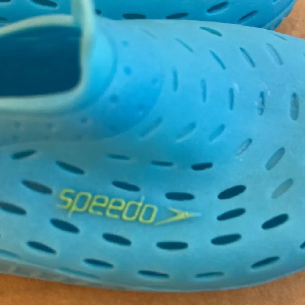 Kids speedo water‎ shoes large 9/10